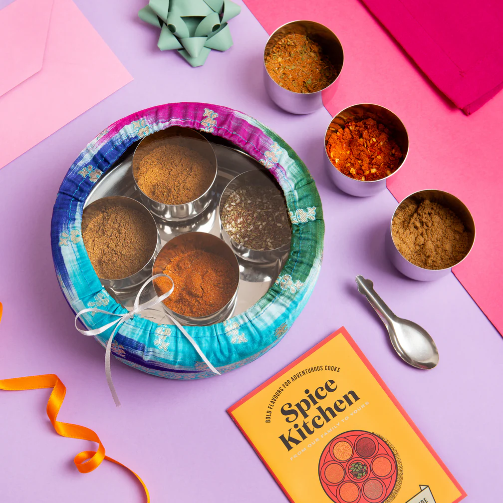 World Blends Spice Tin - Image 2