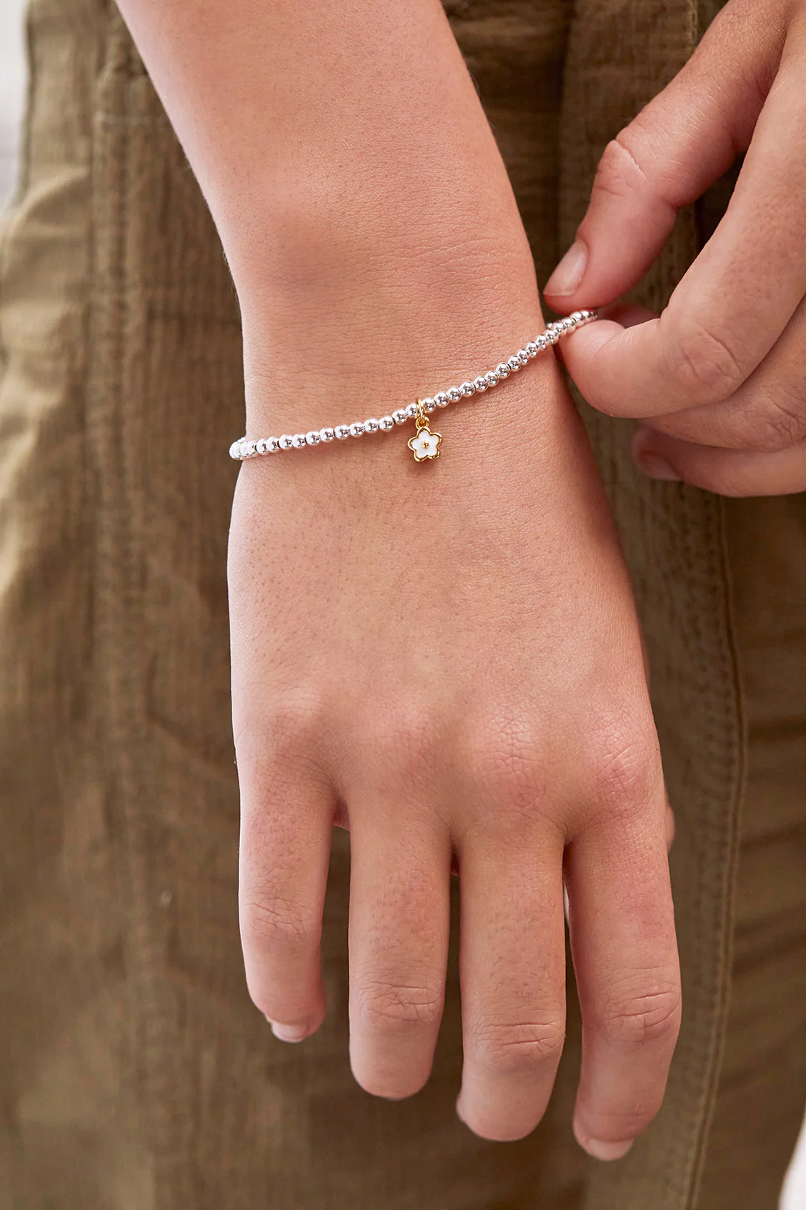 Wonderful Daughter Flower Bracelet - Image 2